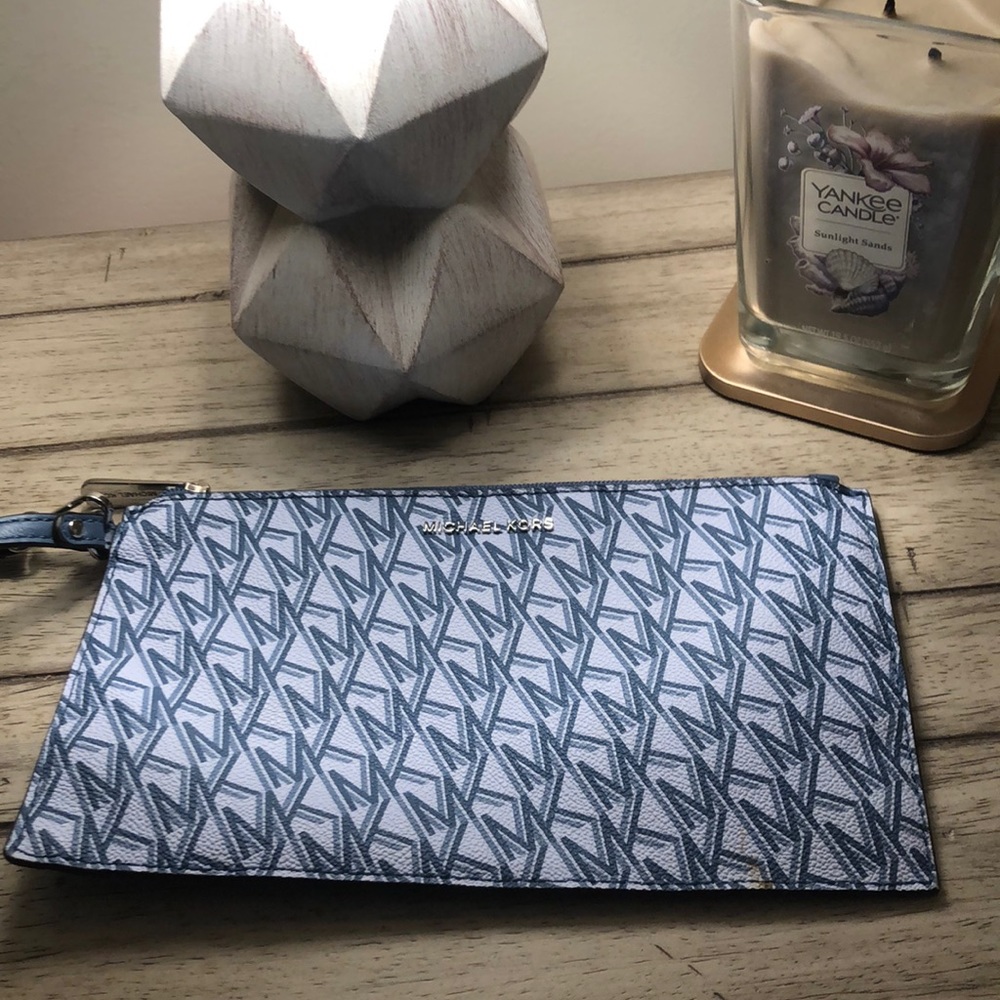 Michael Kors NWOT Wristlet/Clutch